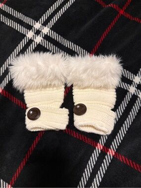 Cream Faux-Fur Cuff Knit Mittens with Button Accent